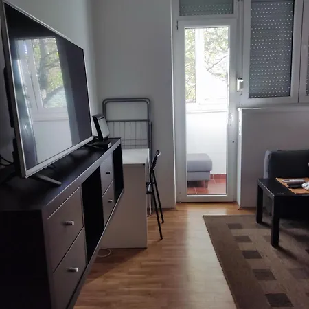 Quiet Center Oasis - In The Shade Of Walnut *